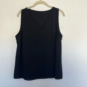 EUC Black Sleeveless V-Neck Top sz M/L